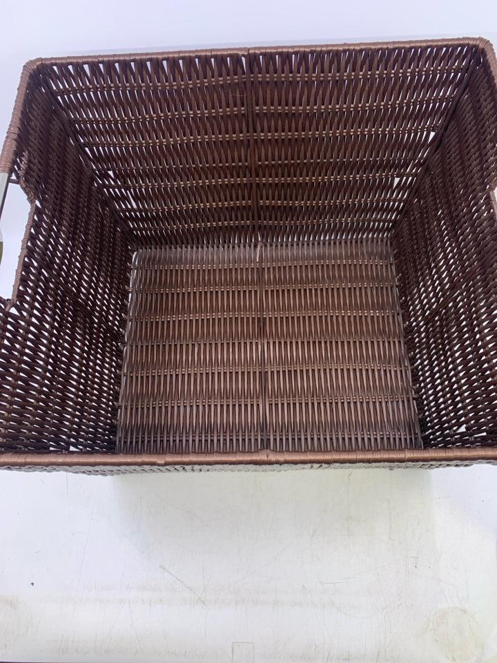 BROWN PLASTIC WOVEN W/ SILVER HANDLES.