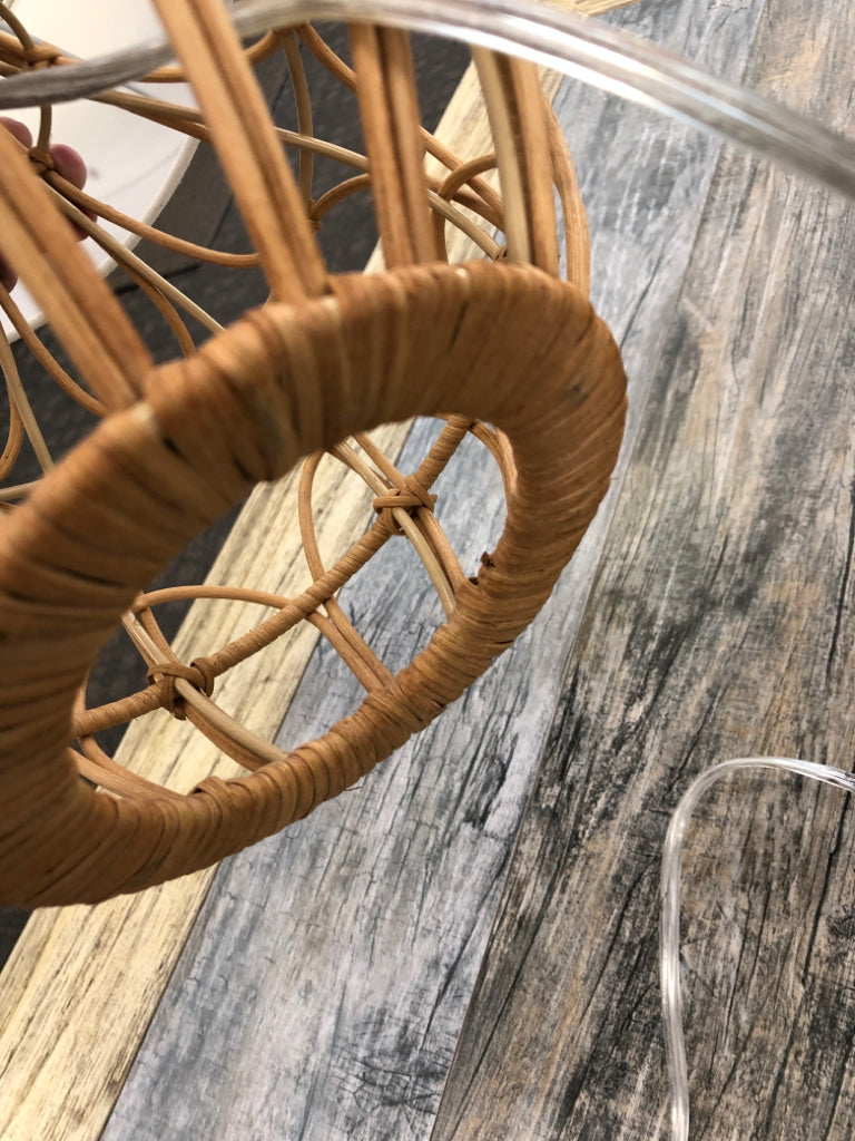 BLONDE WICKER BASE LAMP.