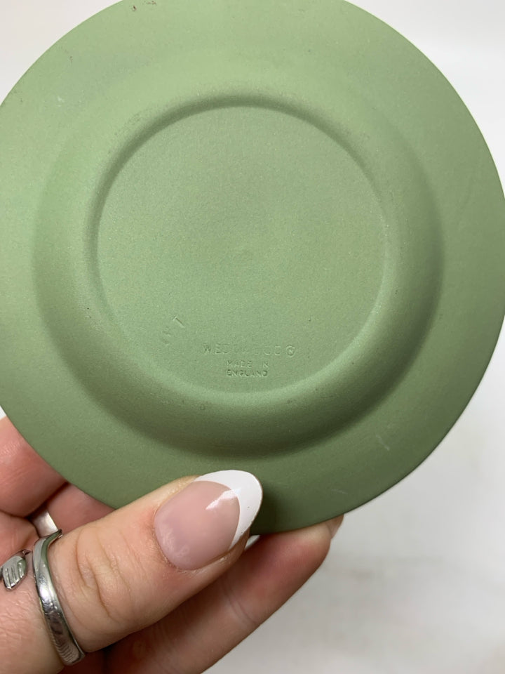 VTG JASPERWARE CIRCLE ASHTRAY W/ HORSES.