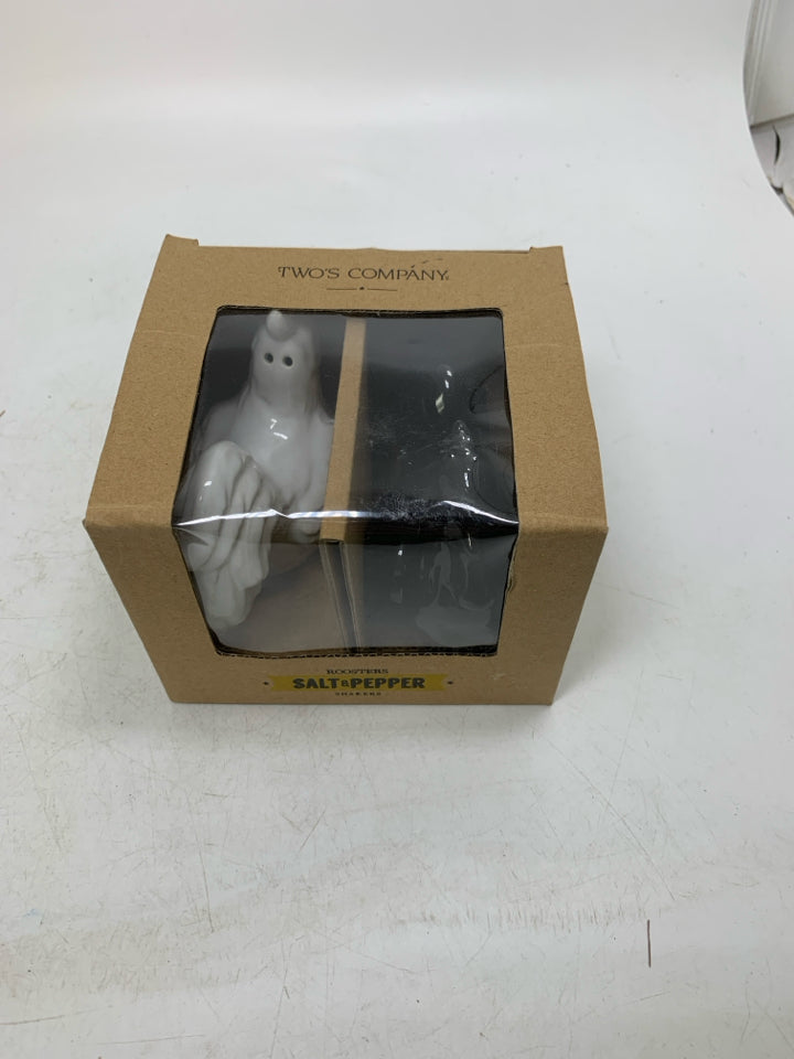 TWO'S COMPANY CERAMIC ROOSTER SALT/PEPPER IN BOX.