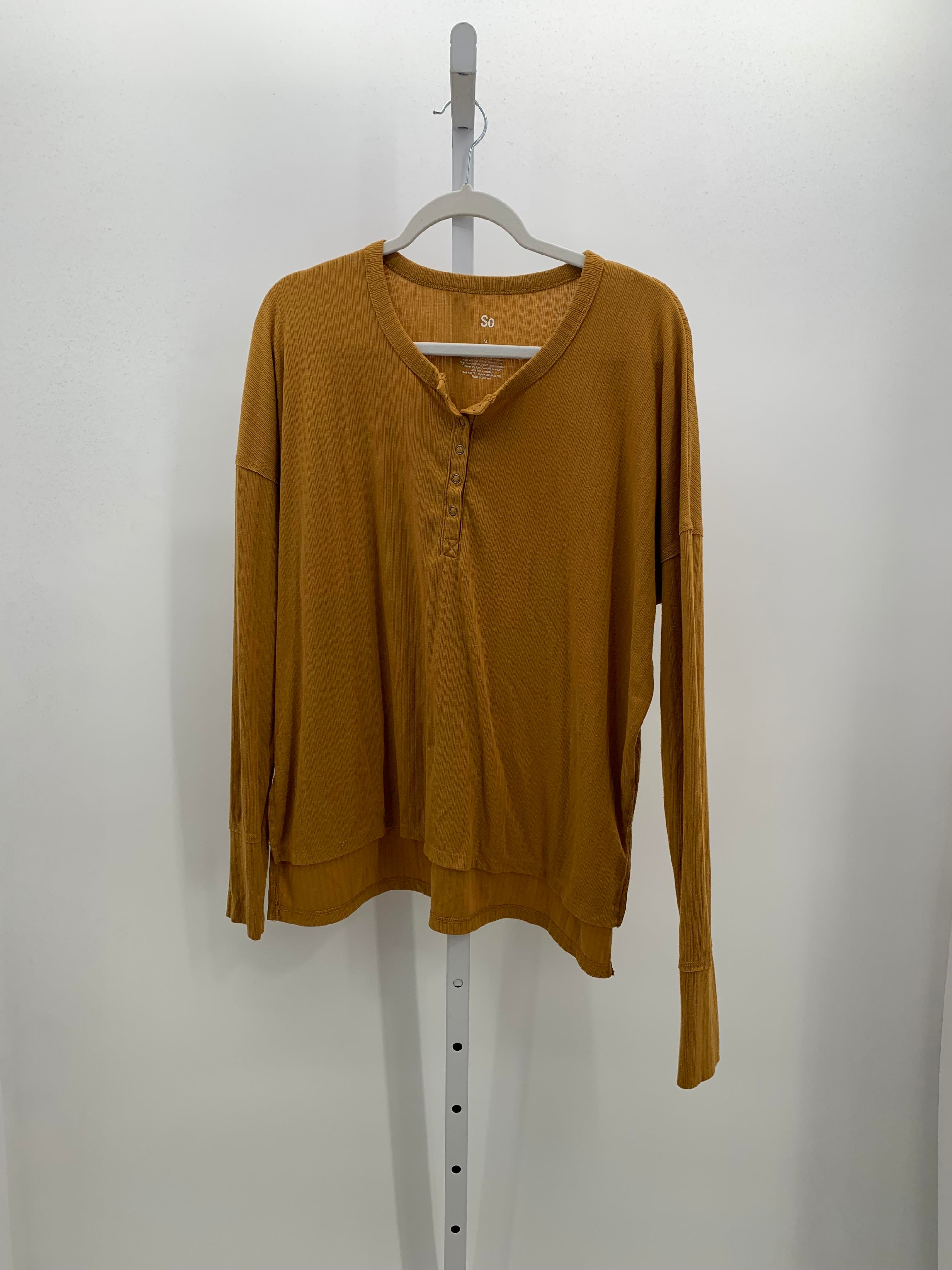 SO Size Medium Juniors Long Sleeve Shirt