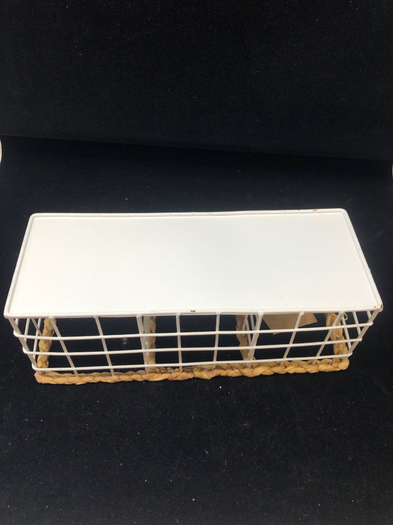 WHITE METAL DIVIDED SERVER.