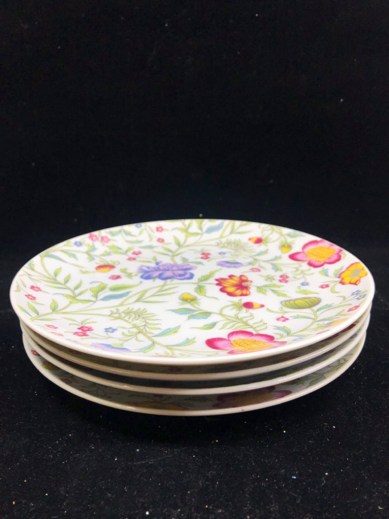 4 PINK AND PURPLE FLORAL LUNCH PLATES.