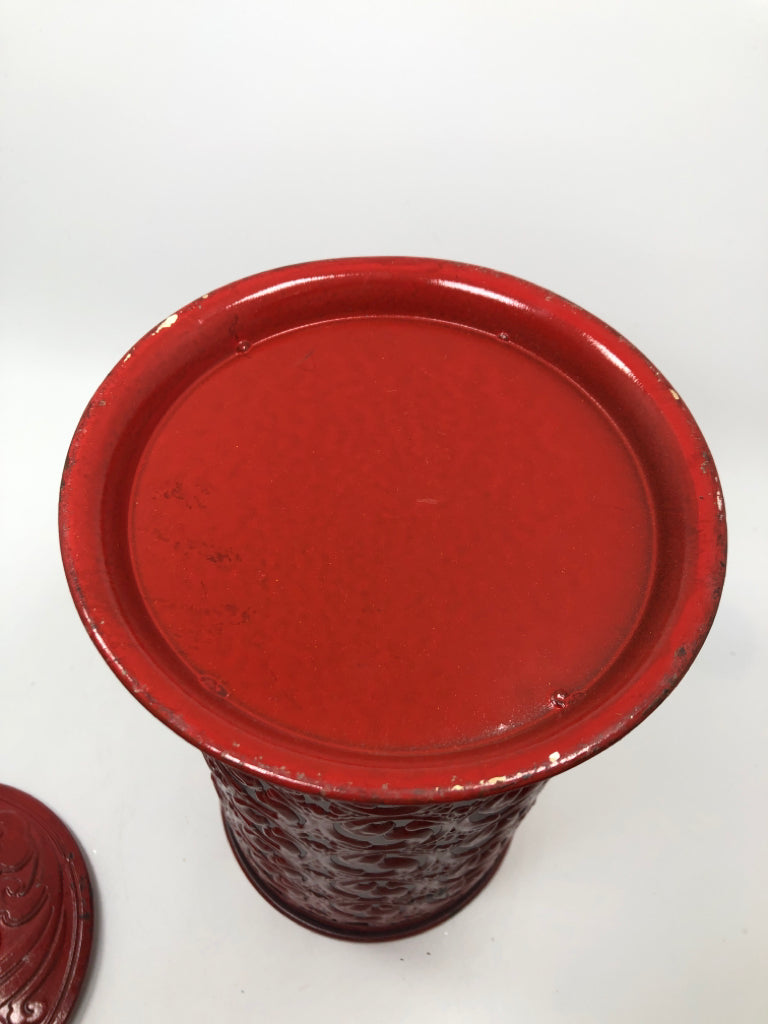 DISTRESSED RED BIRD CANDLE SLEEVE.