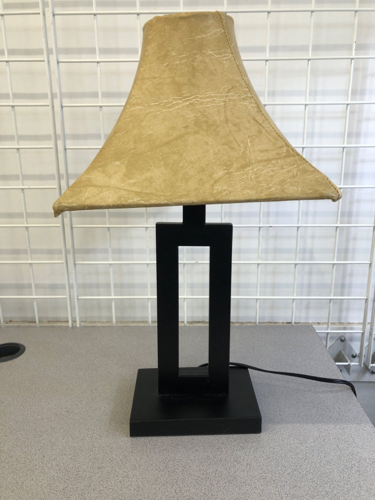 METAL BASE LAMP W/FAUX LEATHER TAN SHADE.