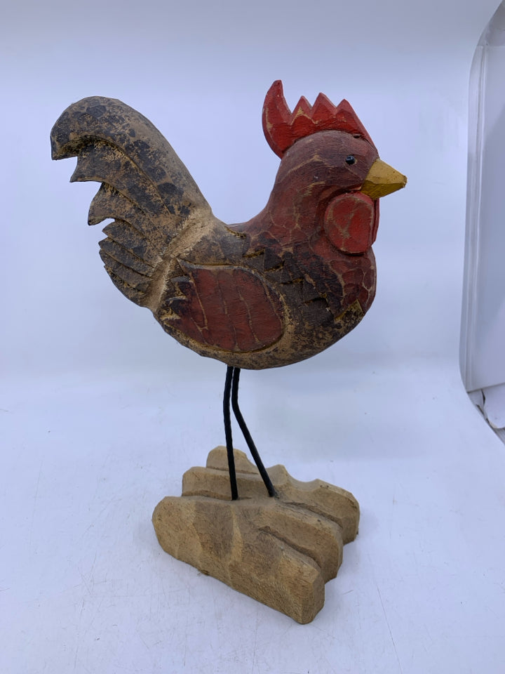 RUSTIC CARVED ROOSTER ON BLOCK.