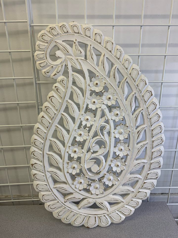WHITE DISTRESSED WOOD-CARVED FLORAL OVAL WALL HANGING.
