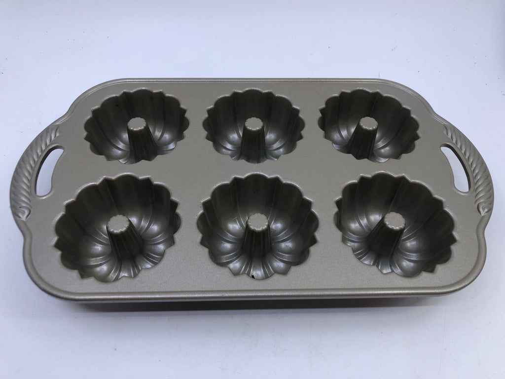 NORDIC WARE MINI BUNDT PAN.