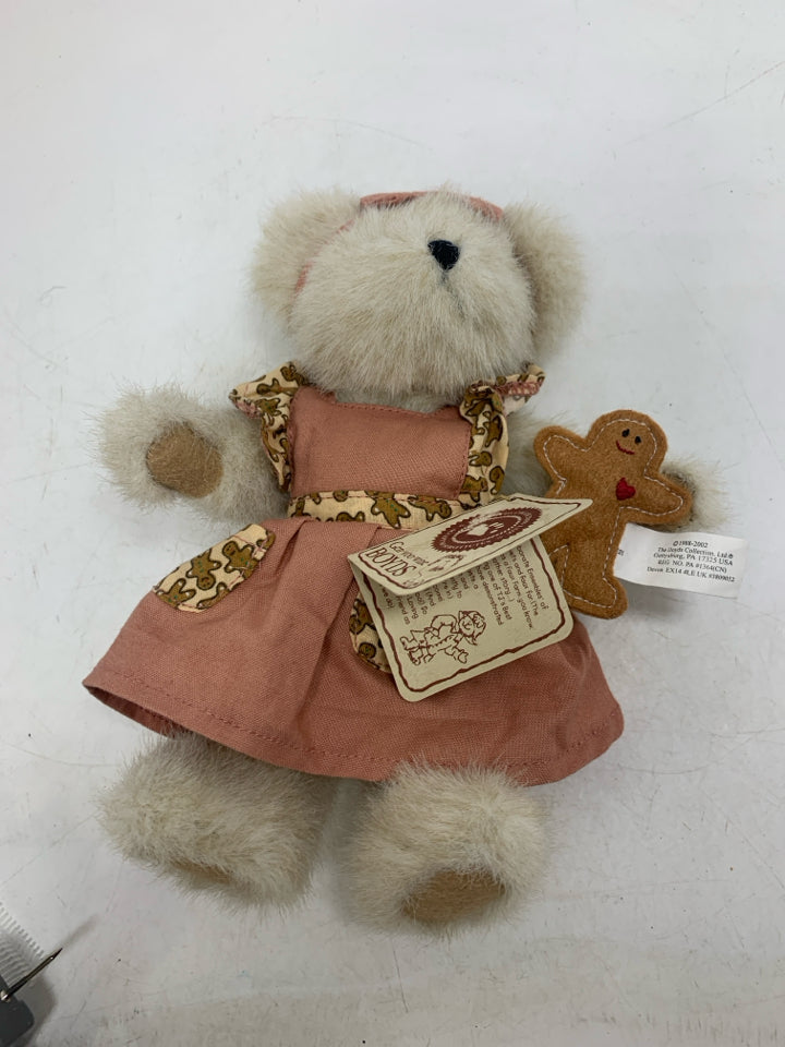 WHITE BOYDS BEAR IN GINGERBREAD APRON.