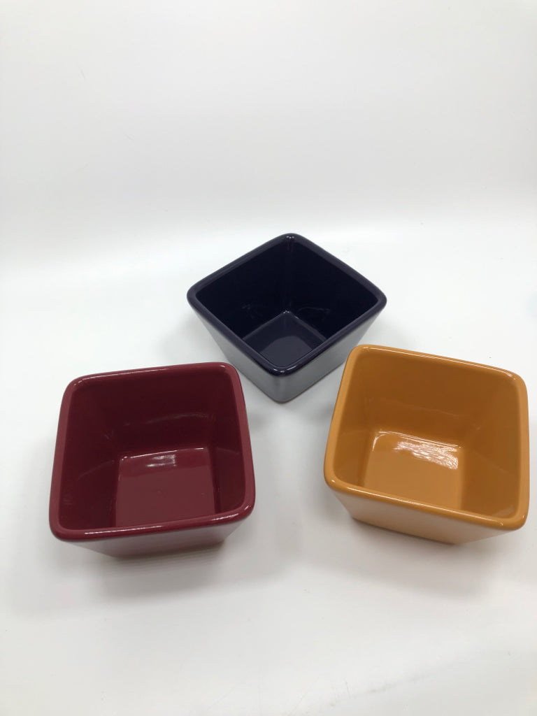 3 SQUARE SIGNATURE ADDITIONS CERAMIC DISHES.