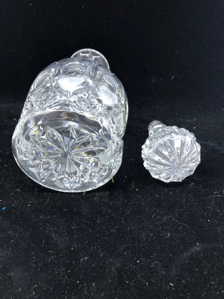 CUT GLASS DECANTER.