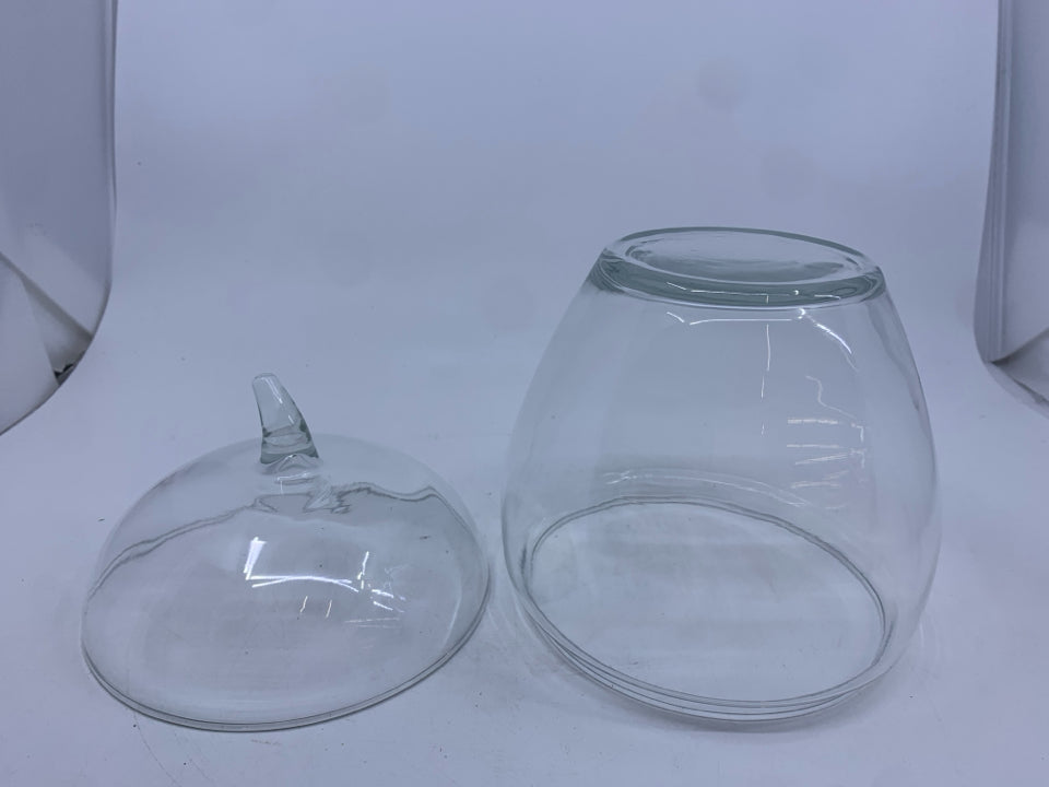 GLASS APPLE SHAPED CANISTER/ COOKIE JAR.