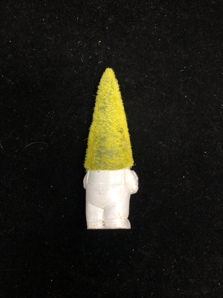 SMALL RESIN GNOME.