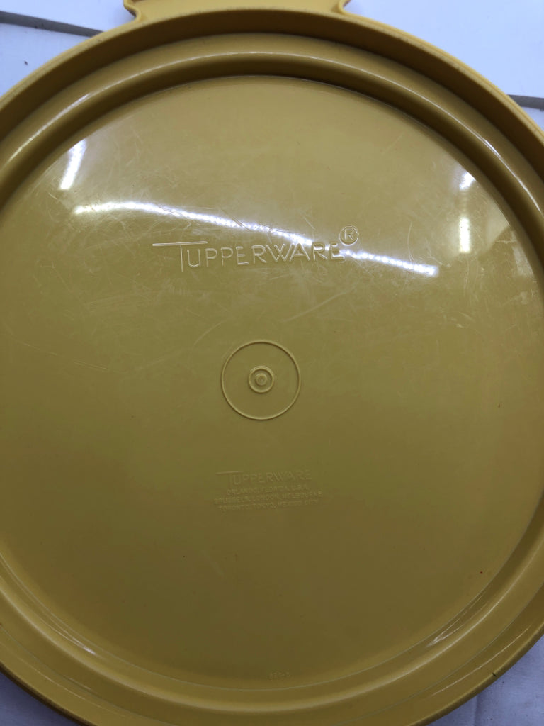 PLASTIC TUPPERWARE CAKE CARRIER.