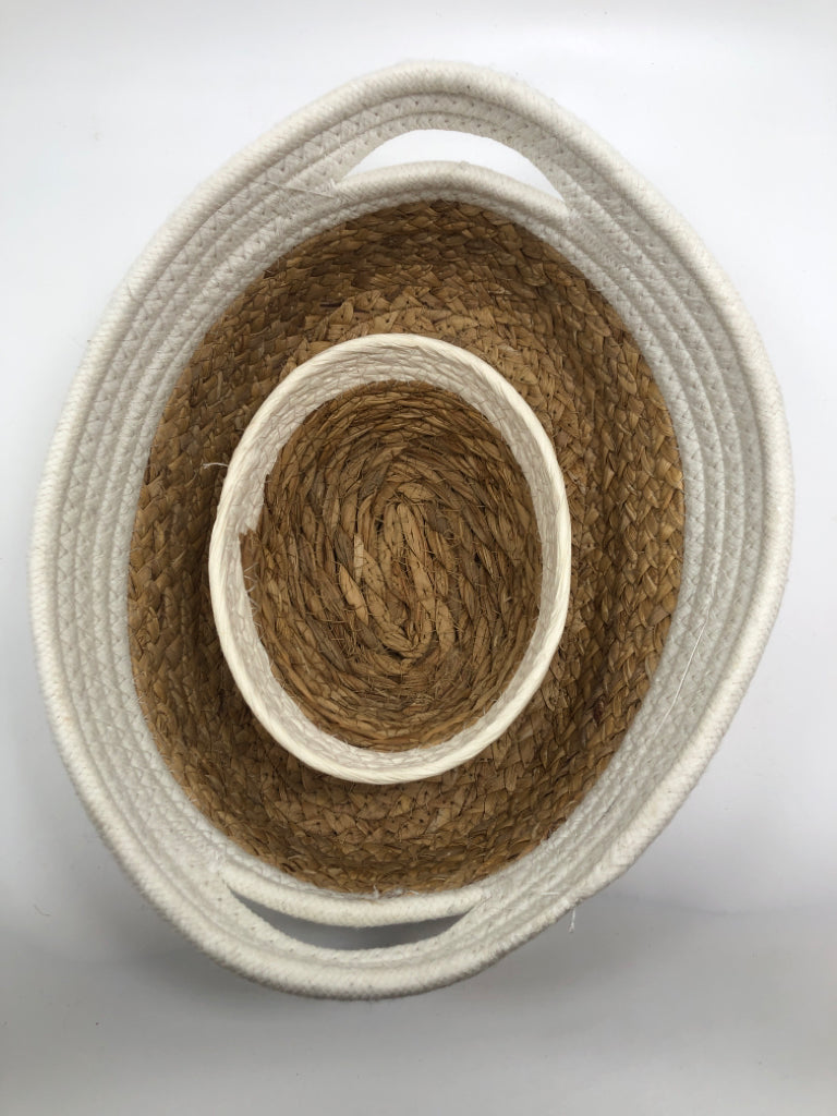 2PC WHITE/BEIGE WOVEN BASKETS.