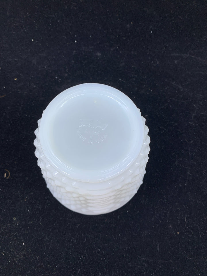 VTG WHITE MILK GLASS BOWL.