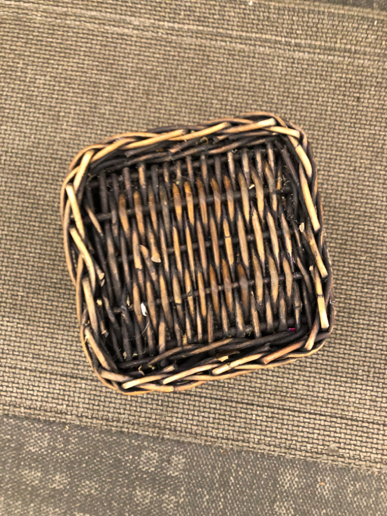 DARK WOVEN UMBRELLA HOLDER BASKET-W 2 HANDLES.