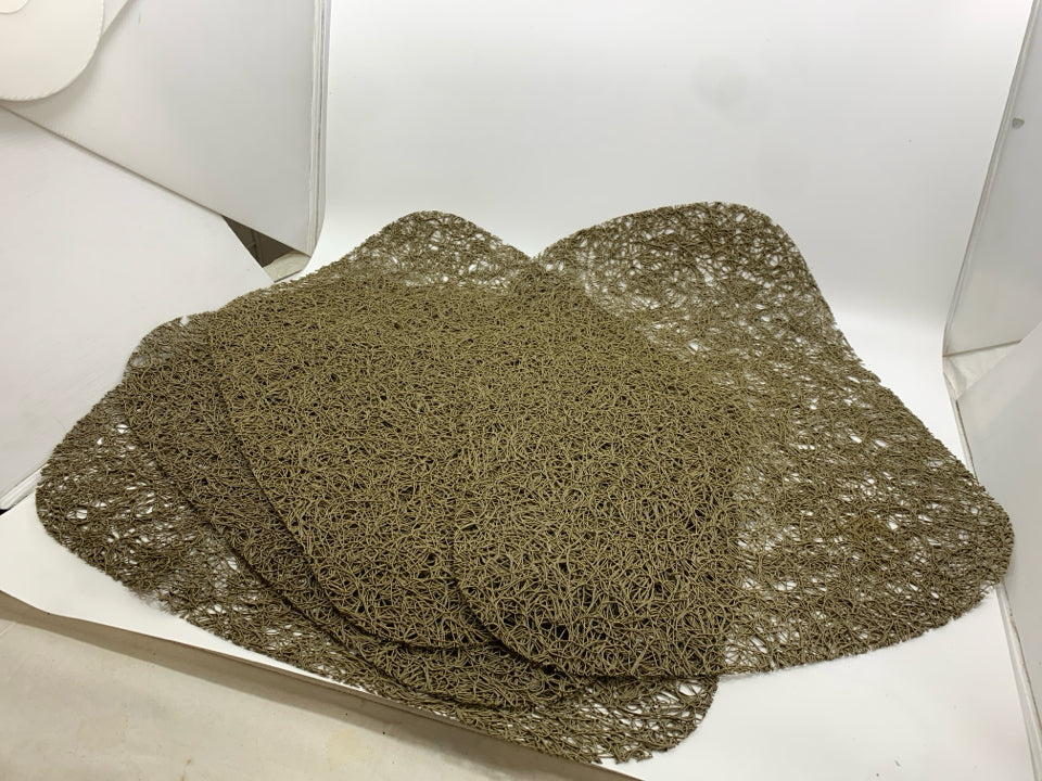 4 OBLONG BROWN SILICONE PLACEMATS.