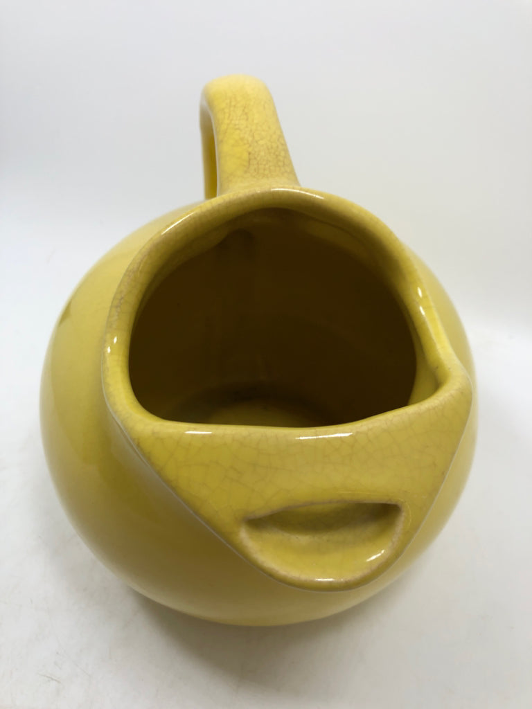 VTG YELLOW CERAMIC BALL PITCHER.
