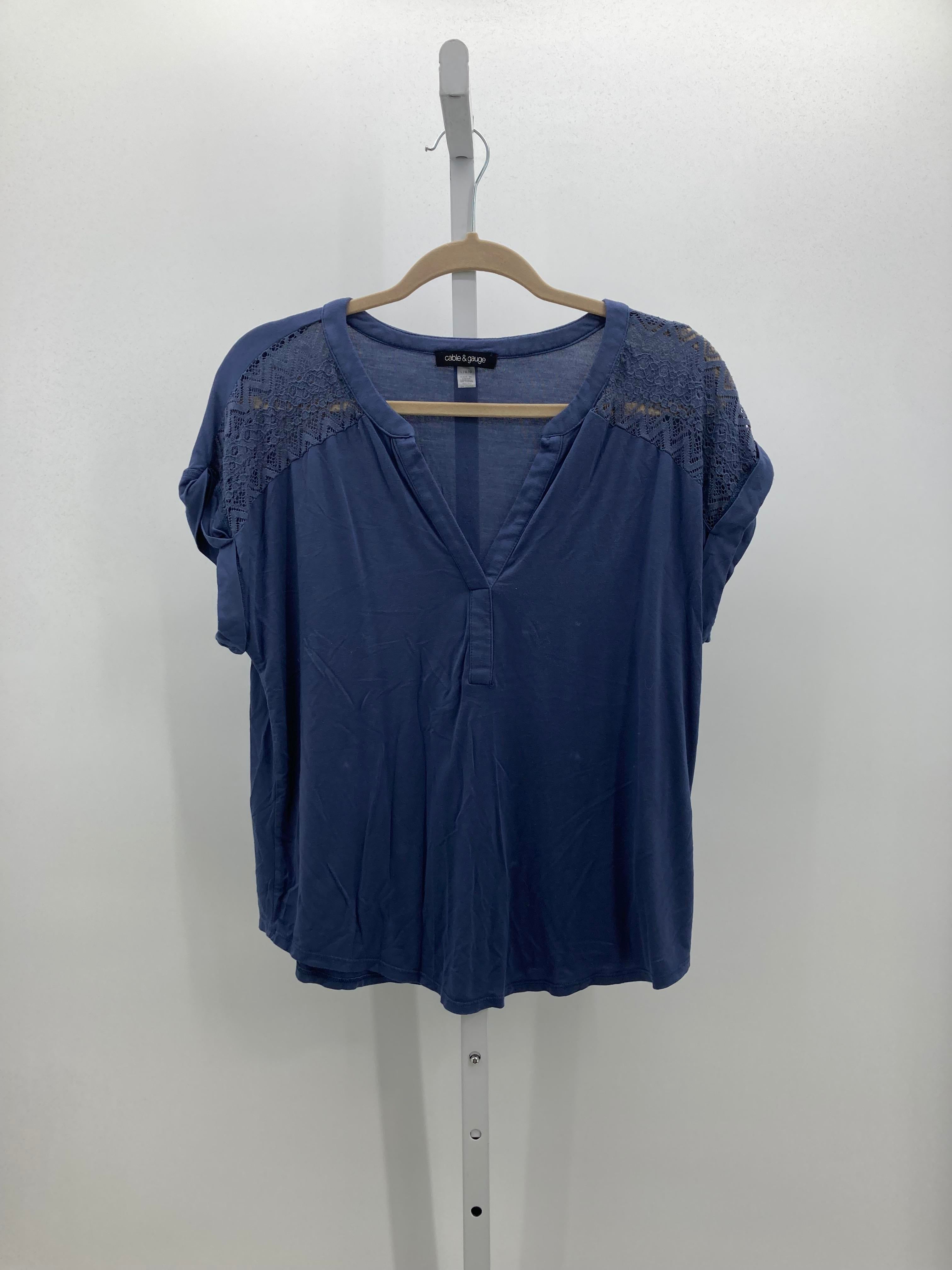 Cable & Gauge Size Large Misses Short Sleeve Shirt