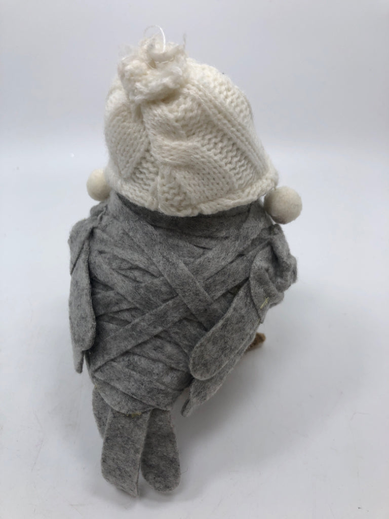 SPRITZ BIRD WHITE KNIT HAT.