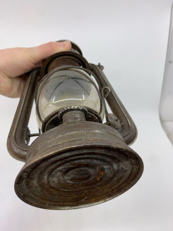 VTG METAL/GLASS LANTERN DIETZ.