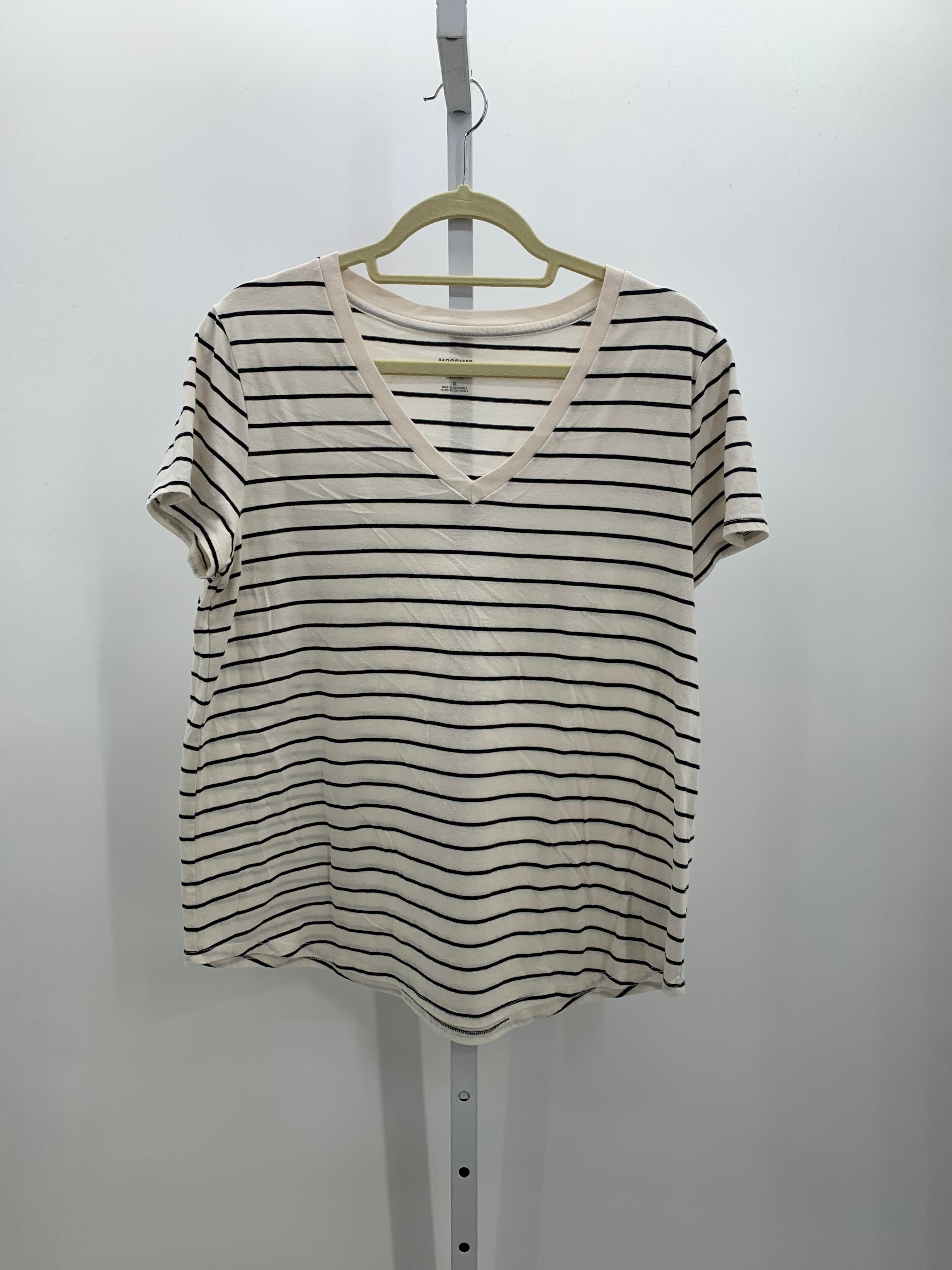 Mossimo Size Extra Large Misses Short Sleeve Shirt