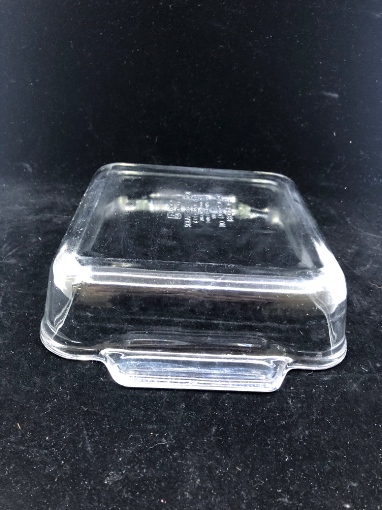 SQUARE GLASS BAKING DISH.