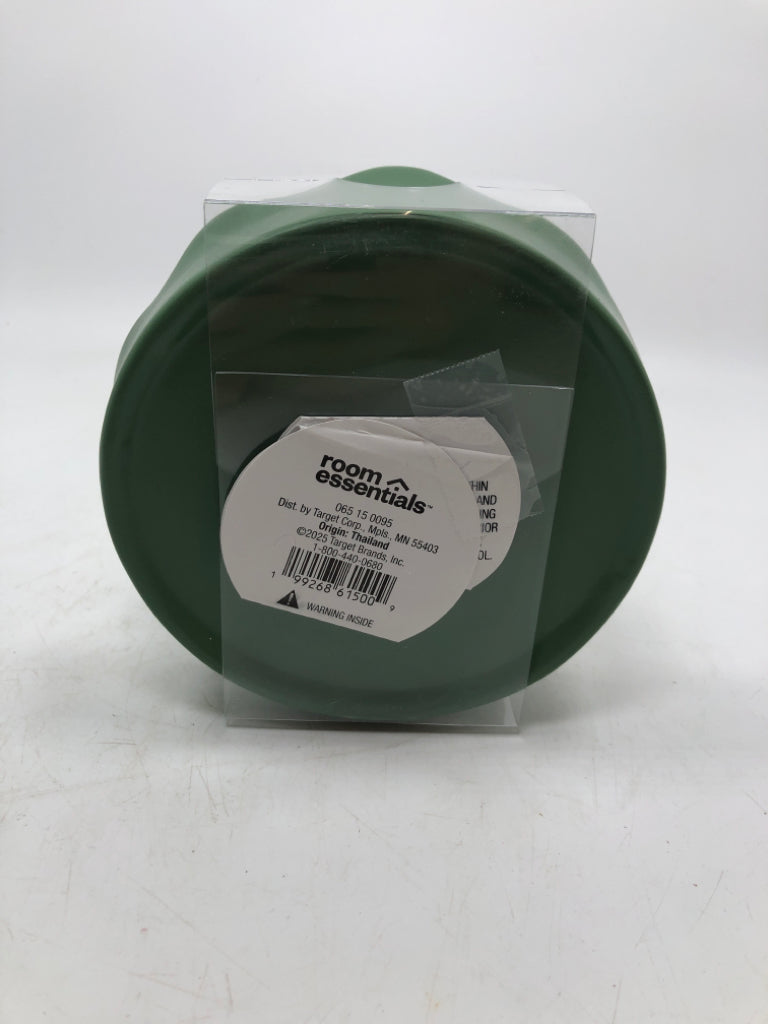NIP SCALLOP CERAMIC HURRICANE TAPER CANDLE HOLDER.