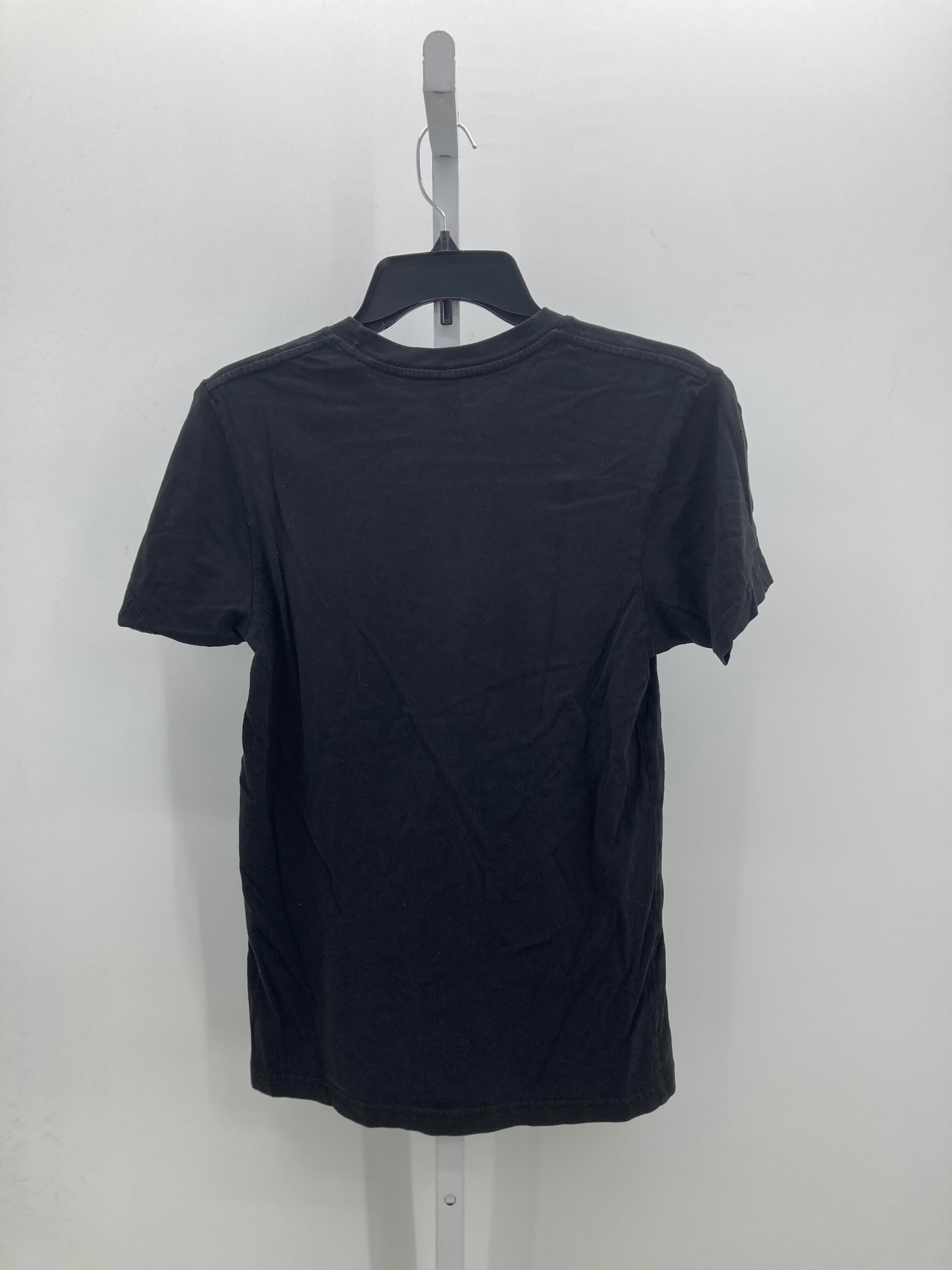 GRAPHIC KNIT TEE.
