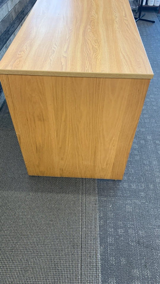 BLONDE 3 DRAWER DESK W/ KEYBOARD DRAWER HEAVY.