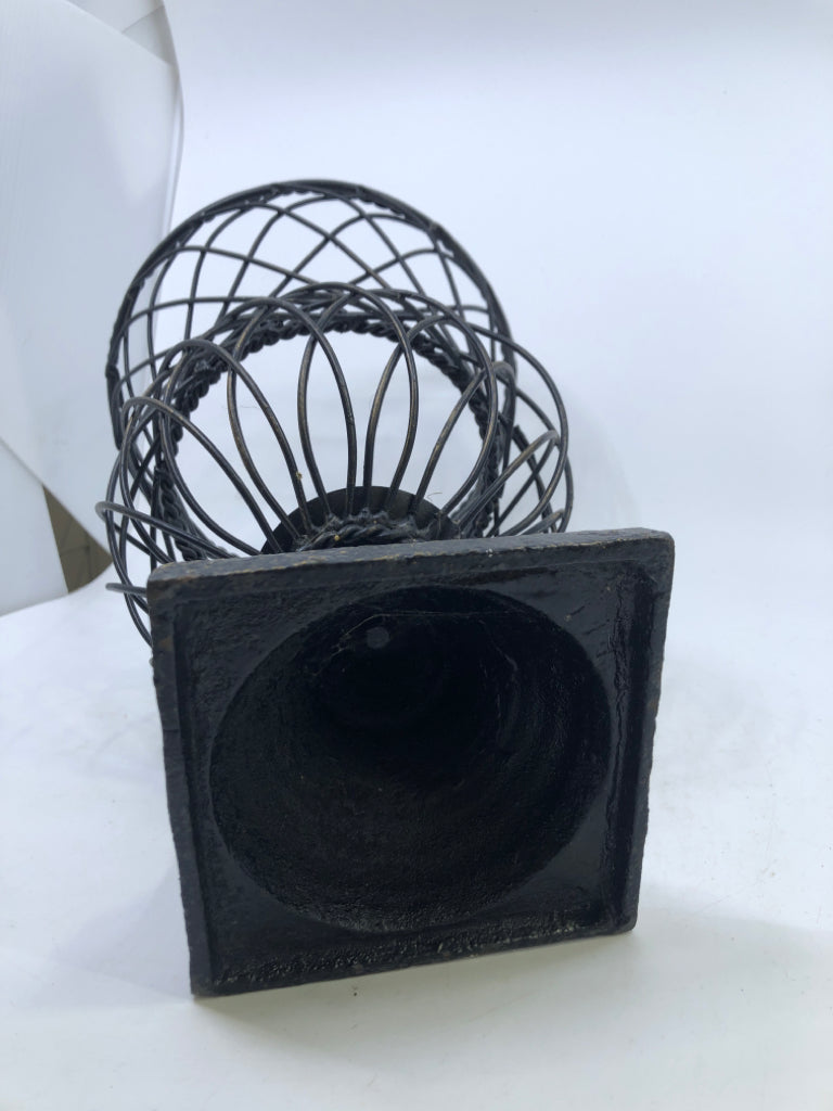 METAL URN PLANTER.