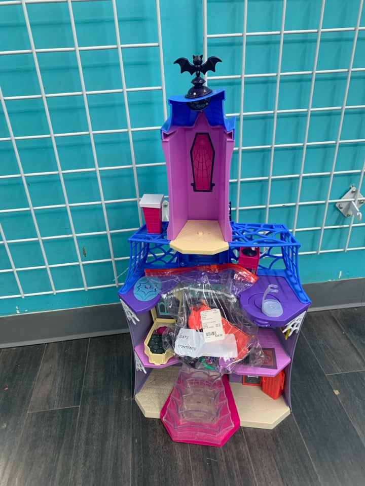Vampirina Scare B&B Playset