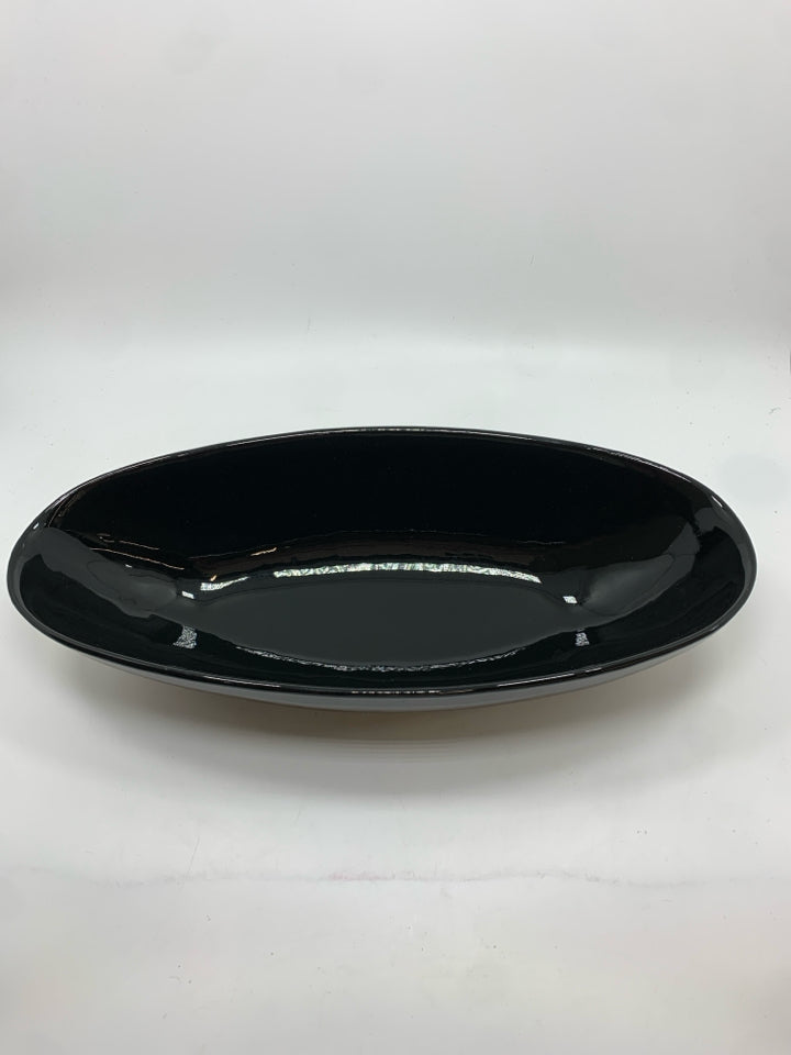 BLACK CERAMIC OVAL CENTERPIECE BOWL.