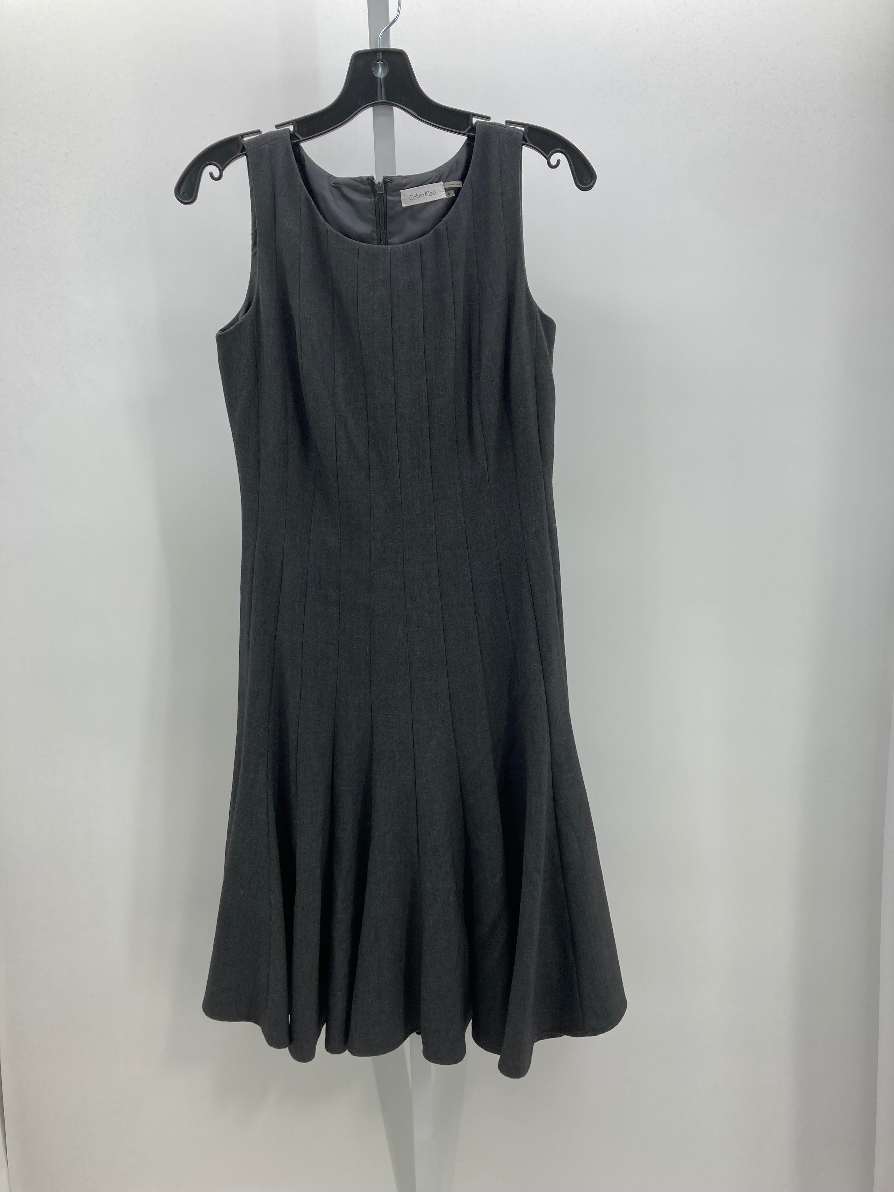 Calvin Klein Size 4 Misses Sleeveless Dress