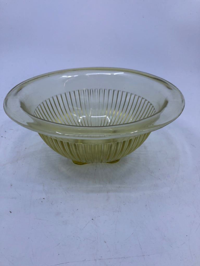 3 VTG YELLOW RIBBED GLASS NESTING BOWLS.