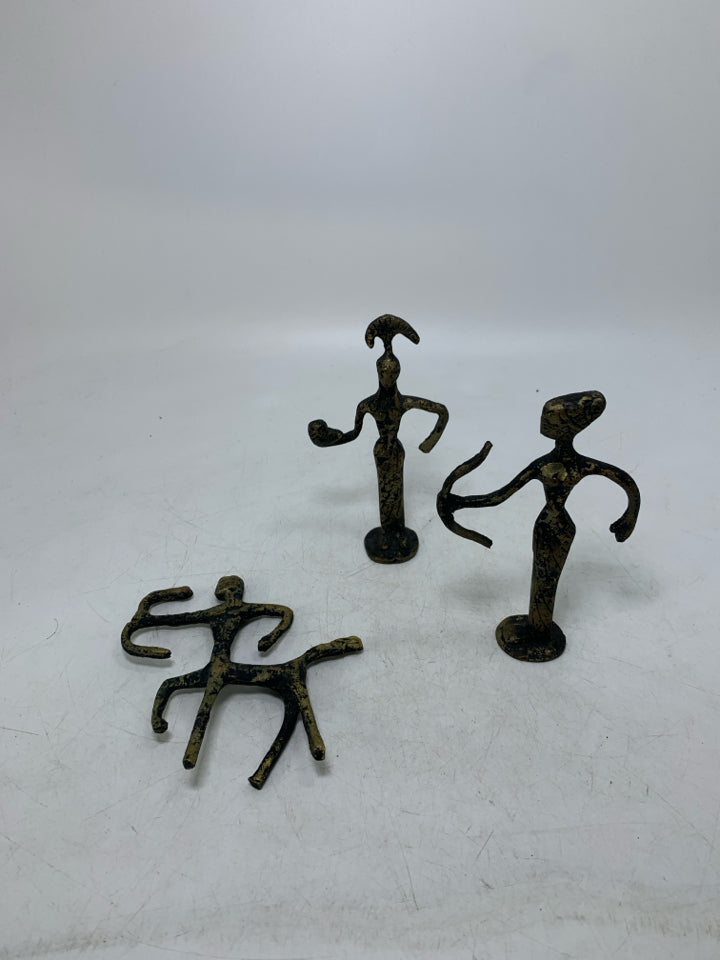3 METAL DISTRESSED FOLK ART FIGURES IN BAG.