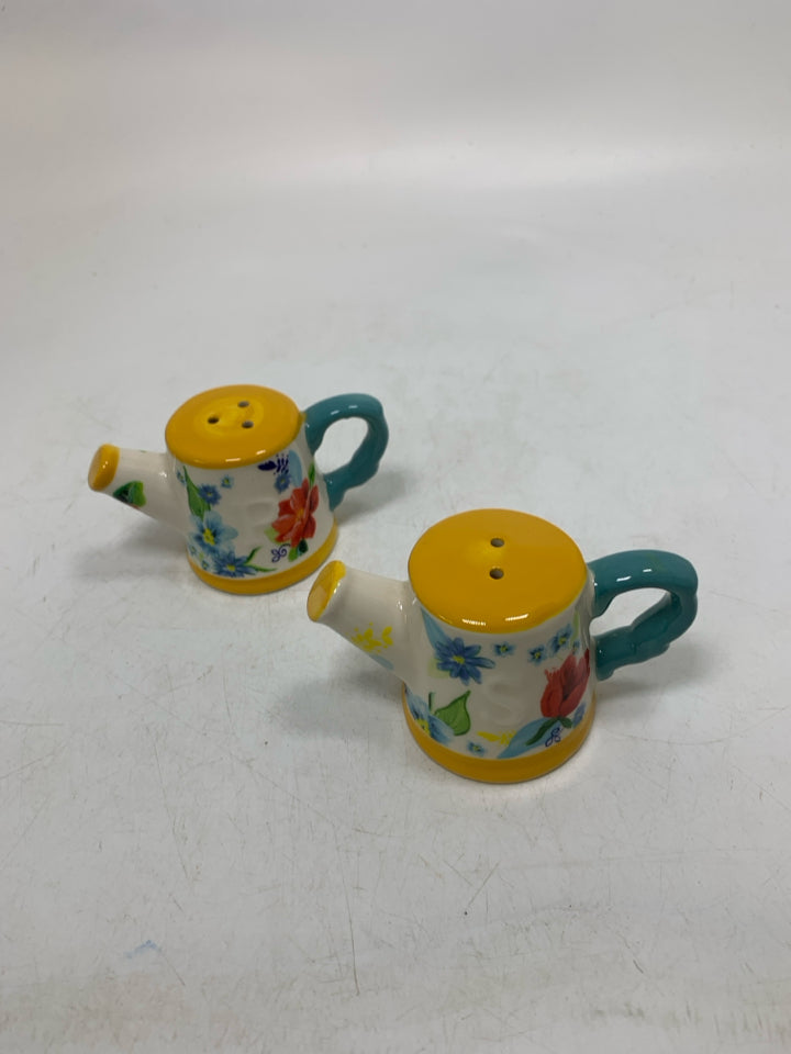 FLORAL SPRING BOUQUET WATERING CAN SALT/PEPPER SHAKERS.