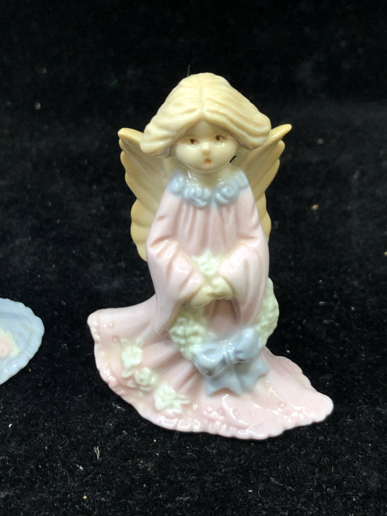 3PC VTG PORCELAIN ANGEL FIGURINES.