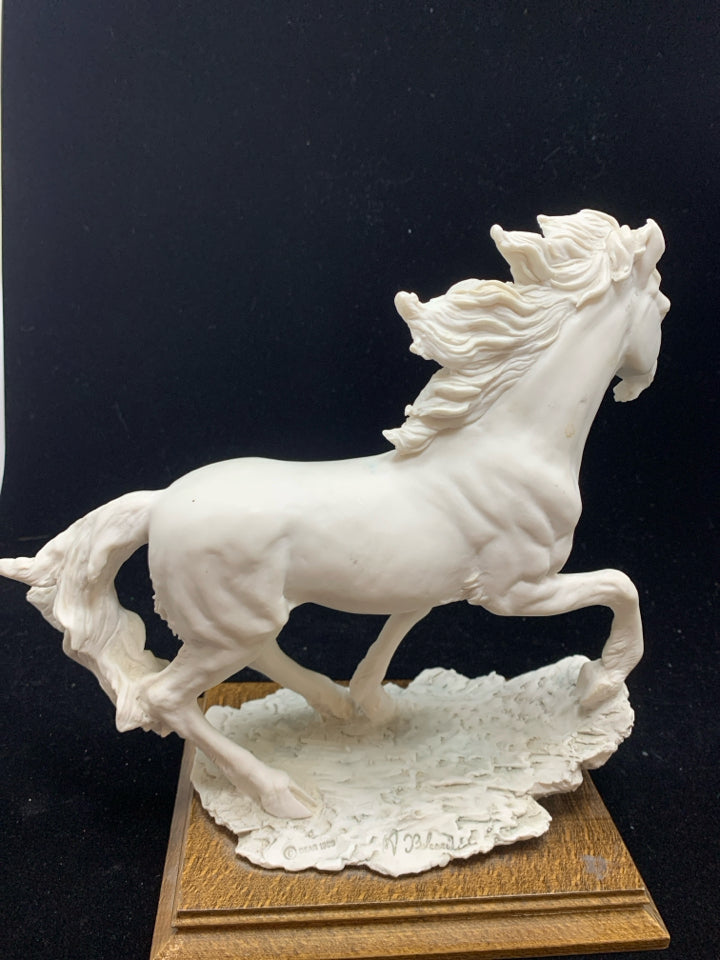 PORCELAIN HORSE FIGURINE ON WOOD BASE- ARNALDO BELCARI.