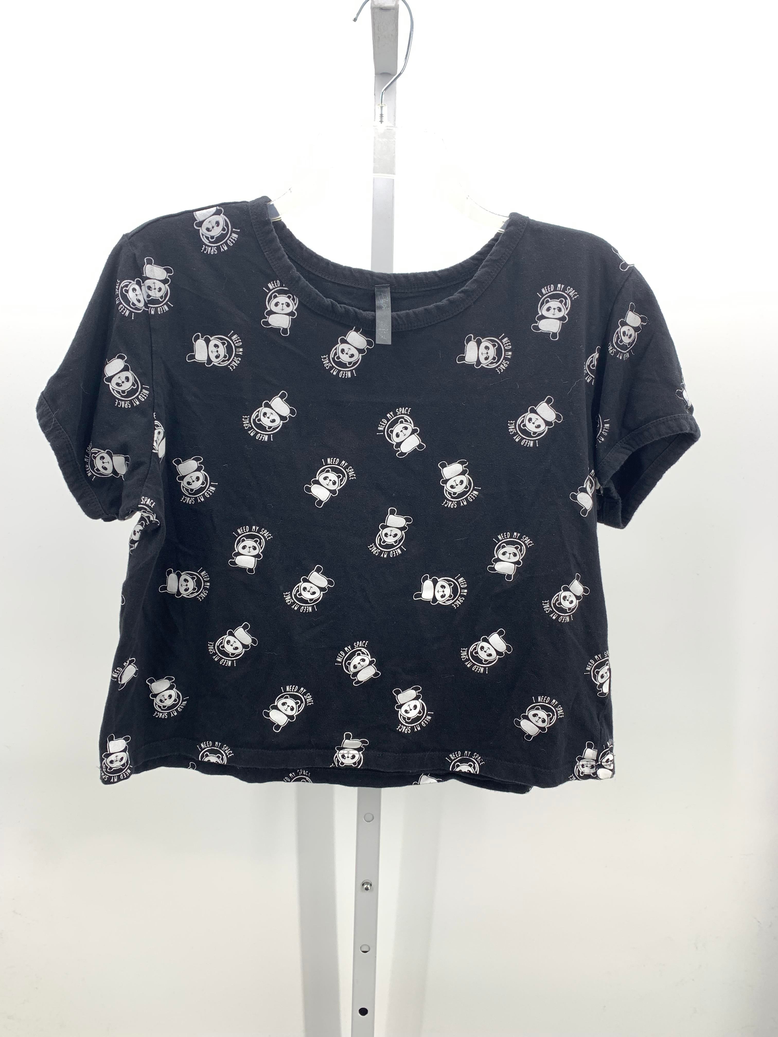 Size Extra Large Juniors Short Sleeve Shirt
