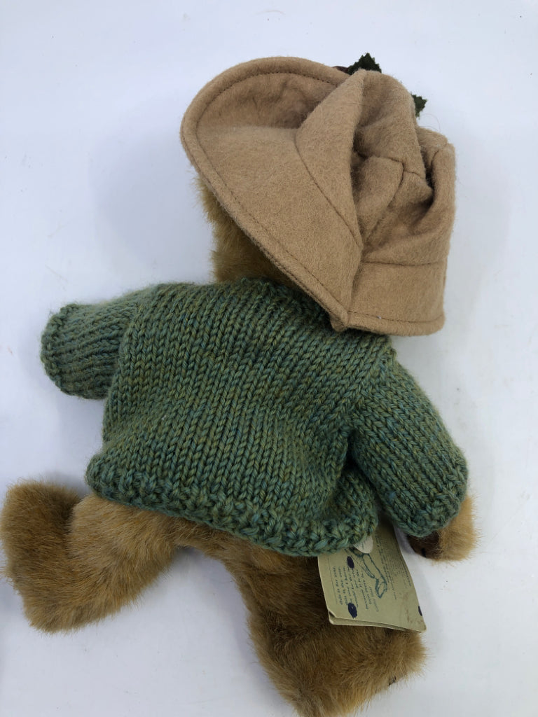 BOYDS BEAR MRS TRUMBULL IN HAT
