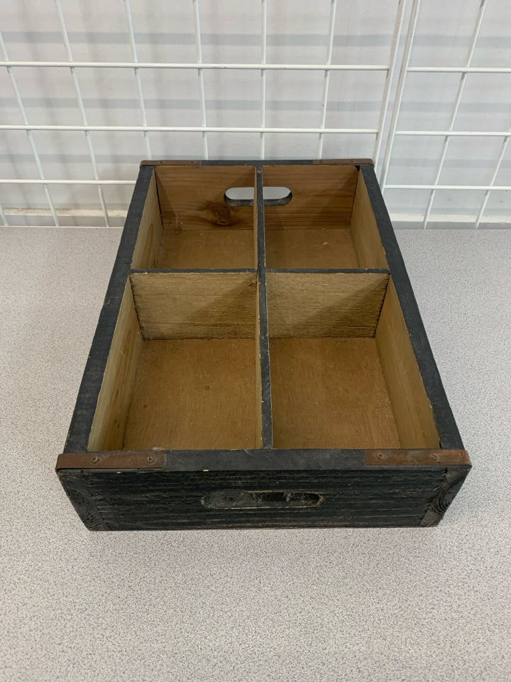 4 SECTION WOOD GROCERY CRATE.