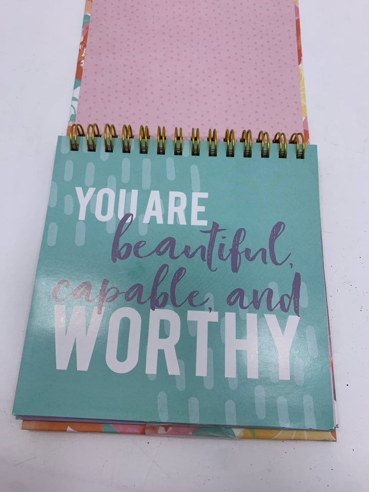 NWT INSPIRATIONAL WORDS TO LIVE BY DESK TOP FLIP BOOK.