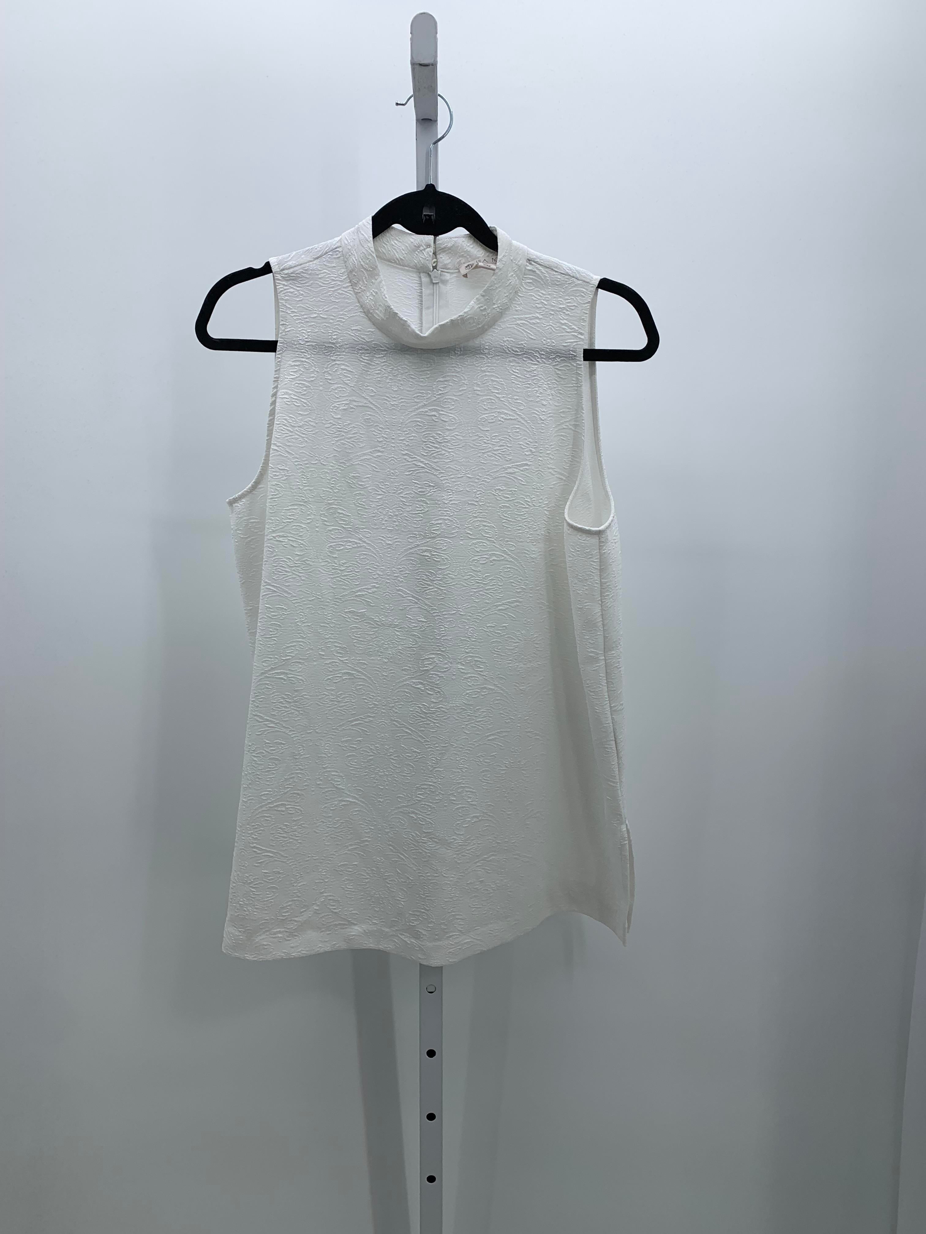 Lila Rose Size Large Juniors Sleeveless Shirt