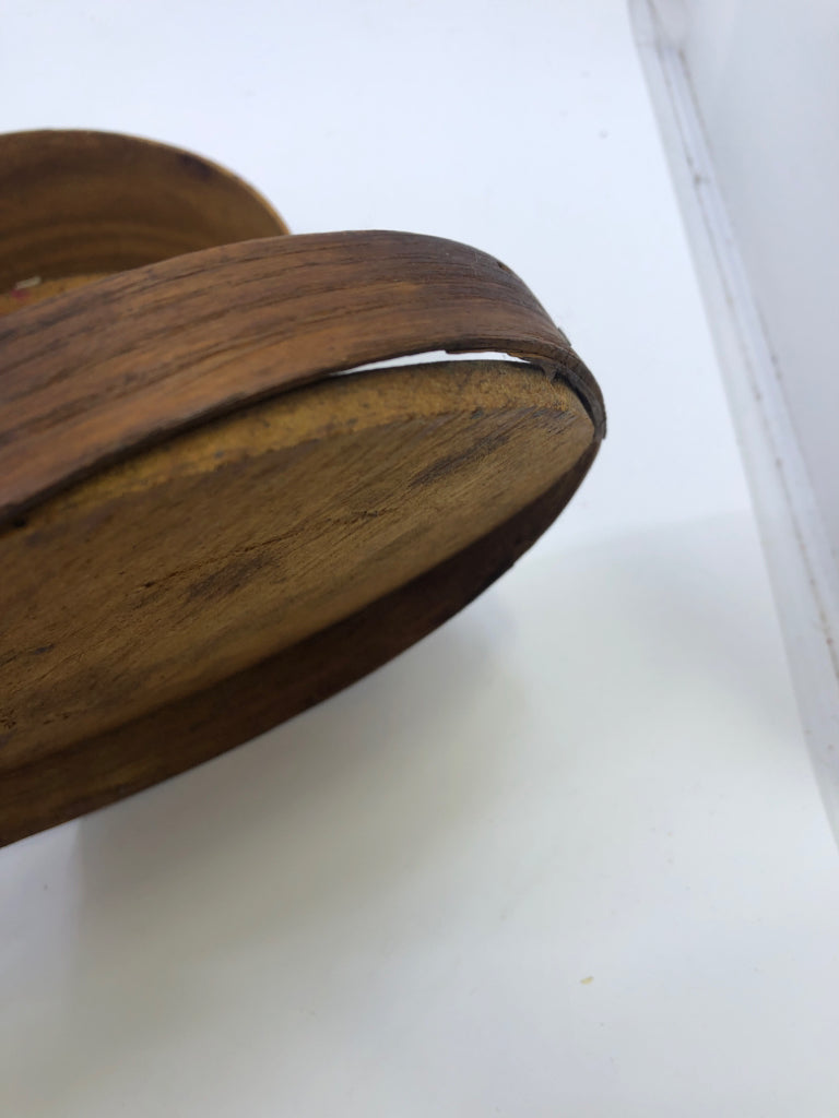 2 VTG WOOD NESTING BOXES.