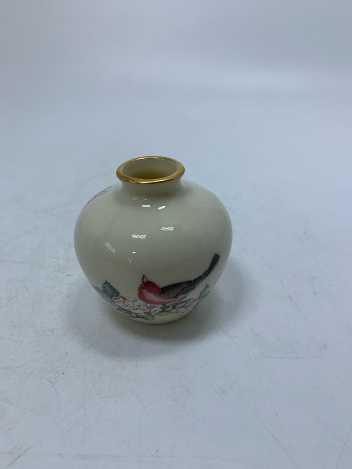 MINI BED VASE W/ SONG BIRD & FLOWERS.