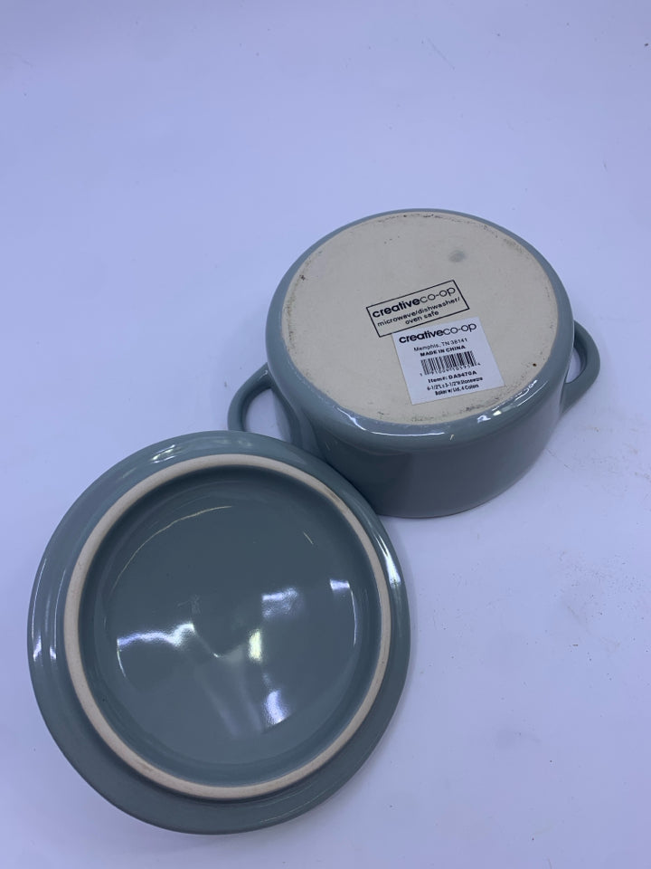 MUTE GREEN SMALL BAKER W LID AND HANDLES.