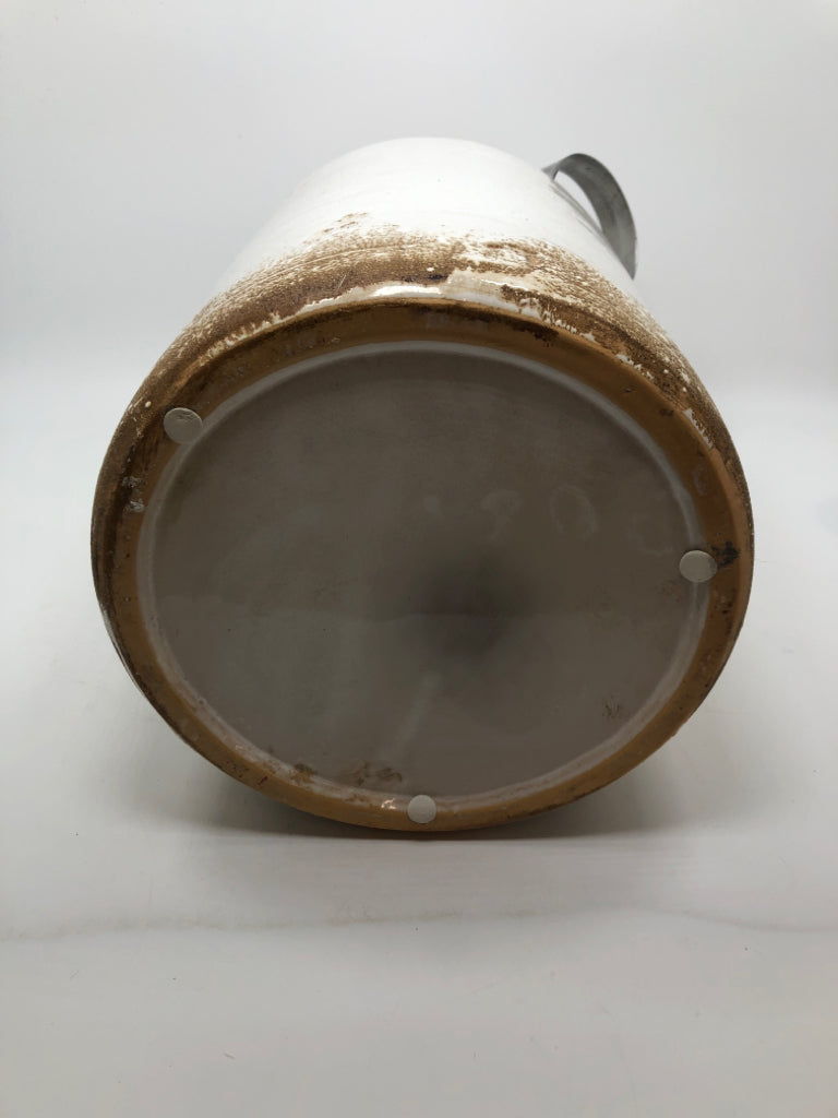 FARMHOUSE HOUSE MILK CAN CERAMIC VASE.