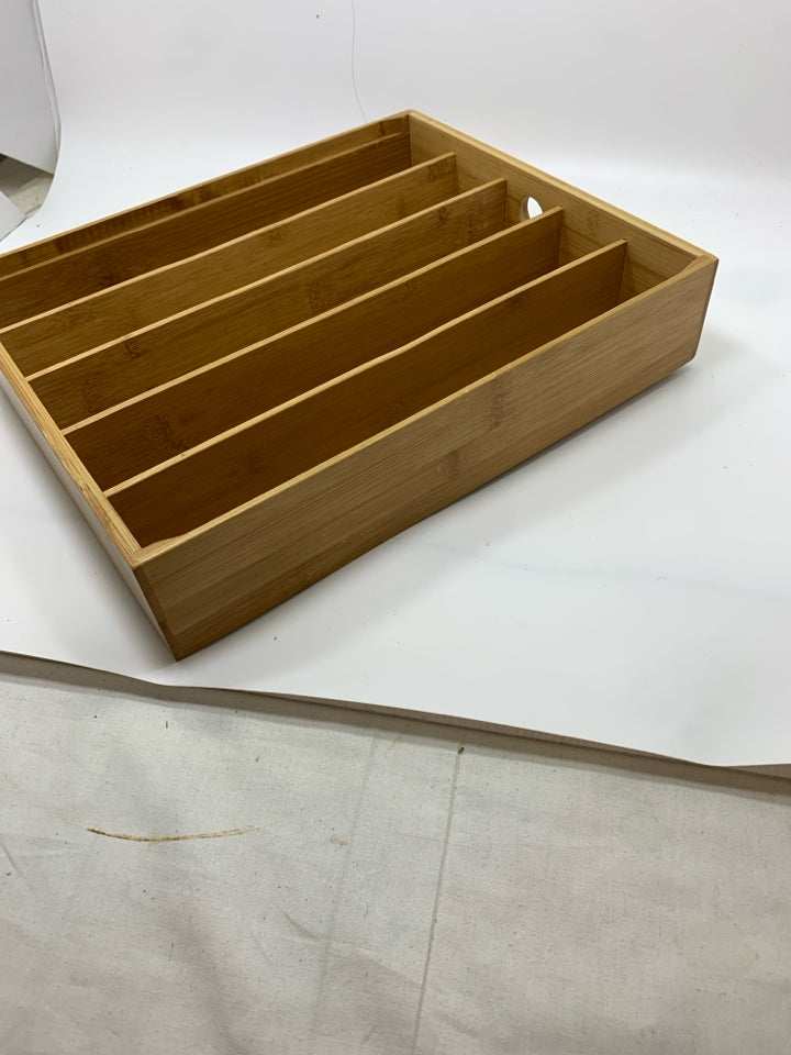BAMBOO SILVERWARE ORGANIZER.